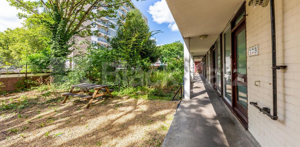 			UNDER OFFER!, 3 Bedroom, 1 bath, 1 reception Flat			 Stanhope Street, CAMDEN - EUSTON